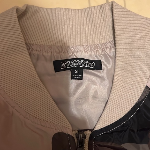 Elwood side pocket camouflage lightweight zip down jacket size XL EUC - Picture 4 of 6